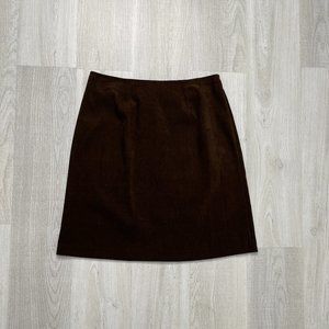 TR Bentley SKIRT~ size 8 (suede/microfiber feel)